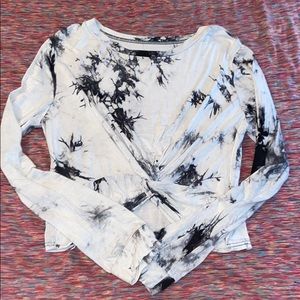 Black and white tie-dye crop top long sleeve